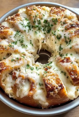 Chicken Alfredo Monkey Bread