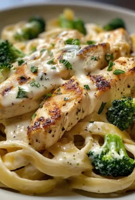 Creamy Chicken Broccoli Alfredo Pasta